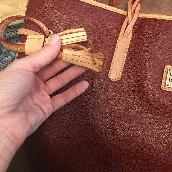 Dooney & Bourke tote - Picture 3 of 12